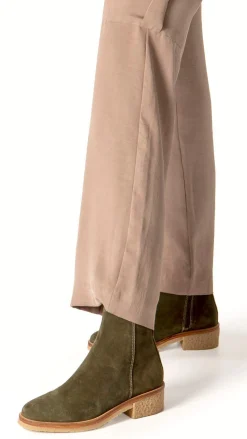 5940 Irati|El Naturalista Hot